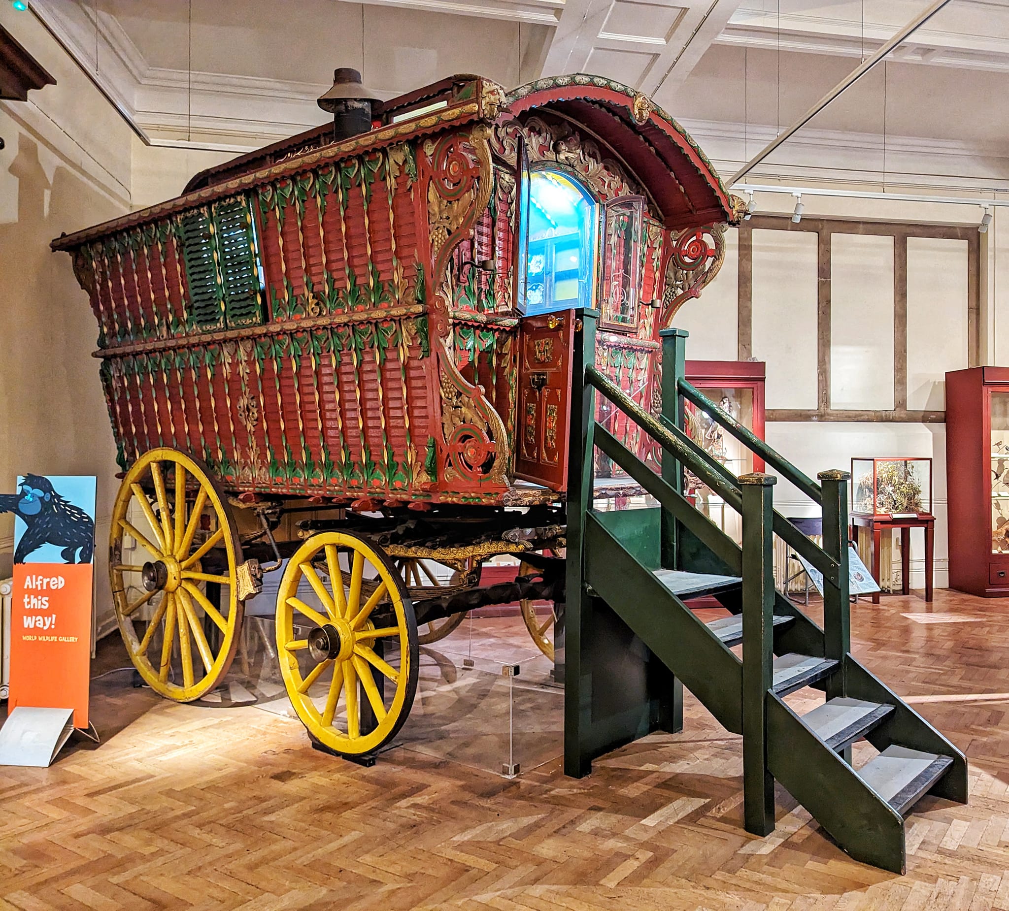 England: A few days in Bristol - Bristol Museum & Art Gallery - Romany caravan