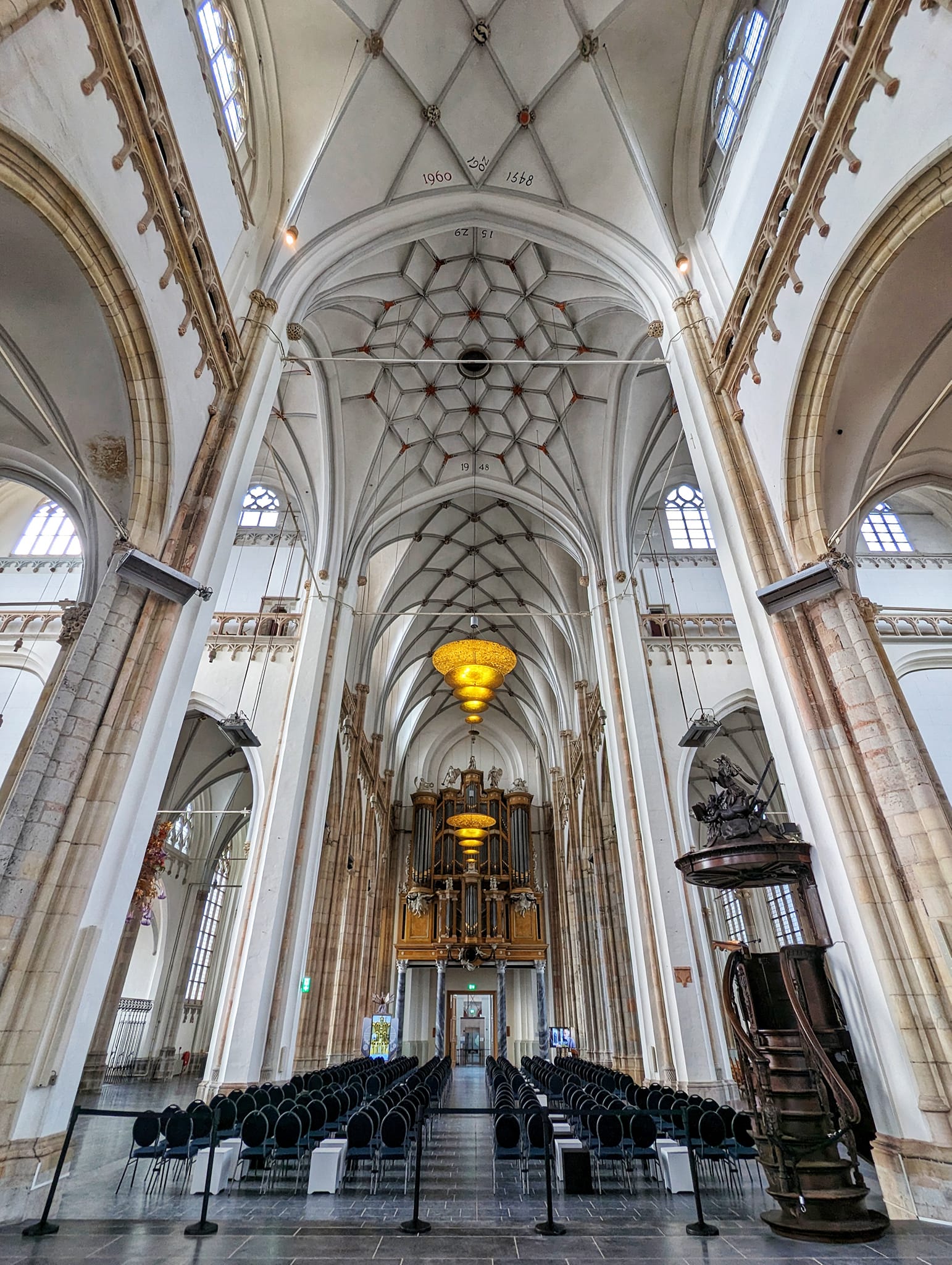 The Netherlands: A few days in Arnhem - Eusebiuskerk nave