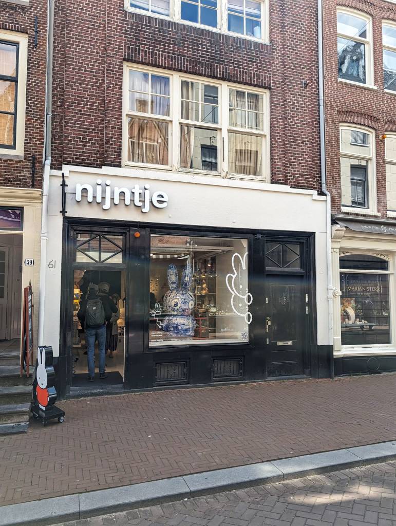 The Netherlands: 24 hours in Amsterdam on a budget - Nijntje store entrance