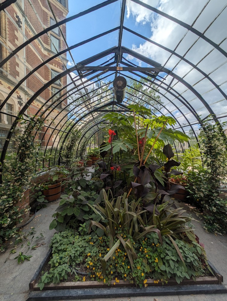 The Netherlands: 24 hours in Amsterdam on a budget - Rijksmuseum gardens